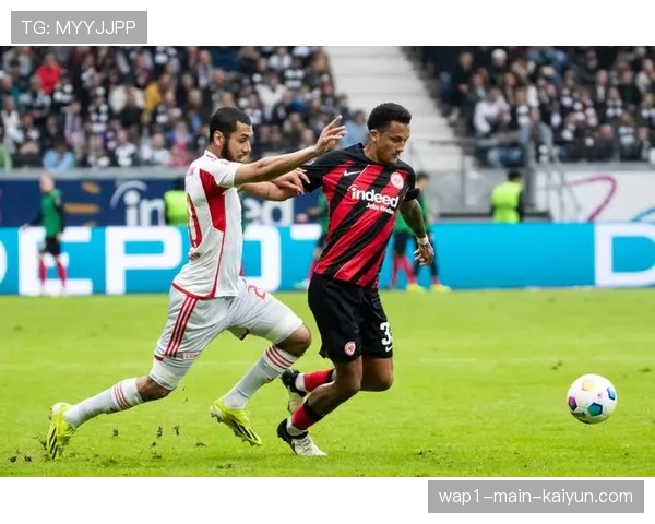 科隆主场防守韧性可圈可点 但进攻端依赖定位球